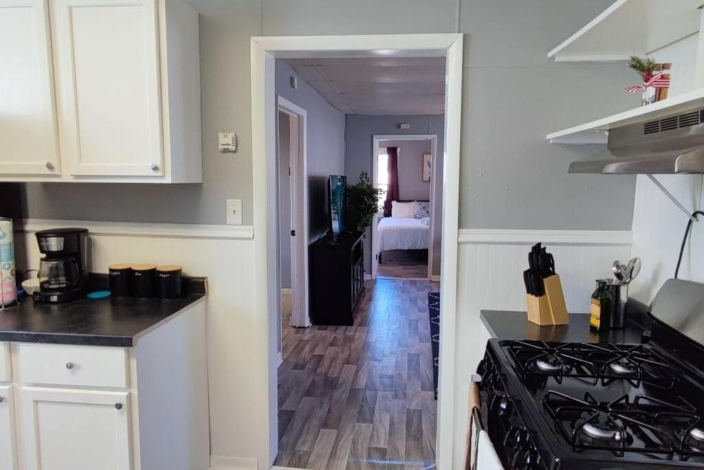Perfect Combo Of Charm & Comfort- 2Bedroom Home Нобълсвил Екстериор снимка